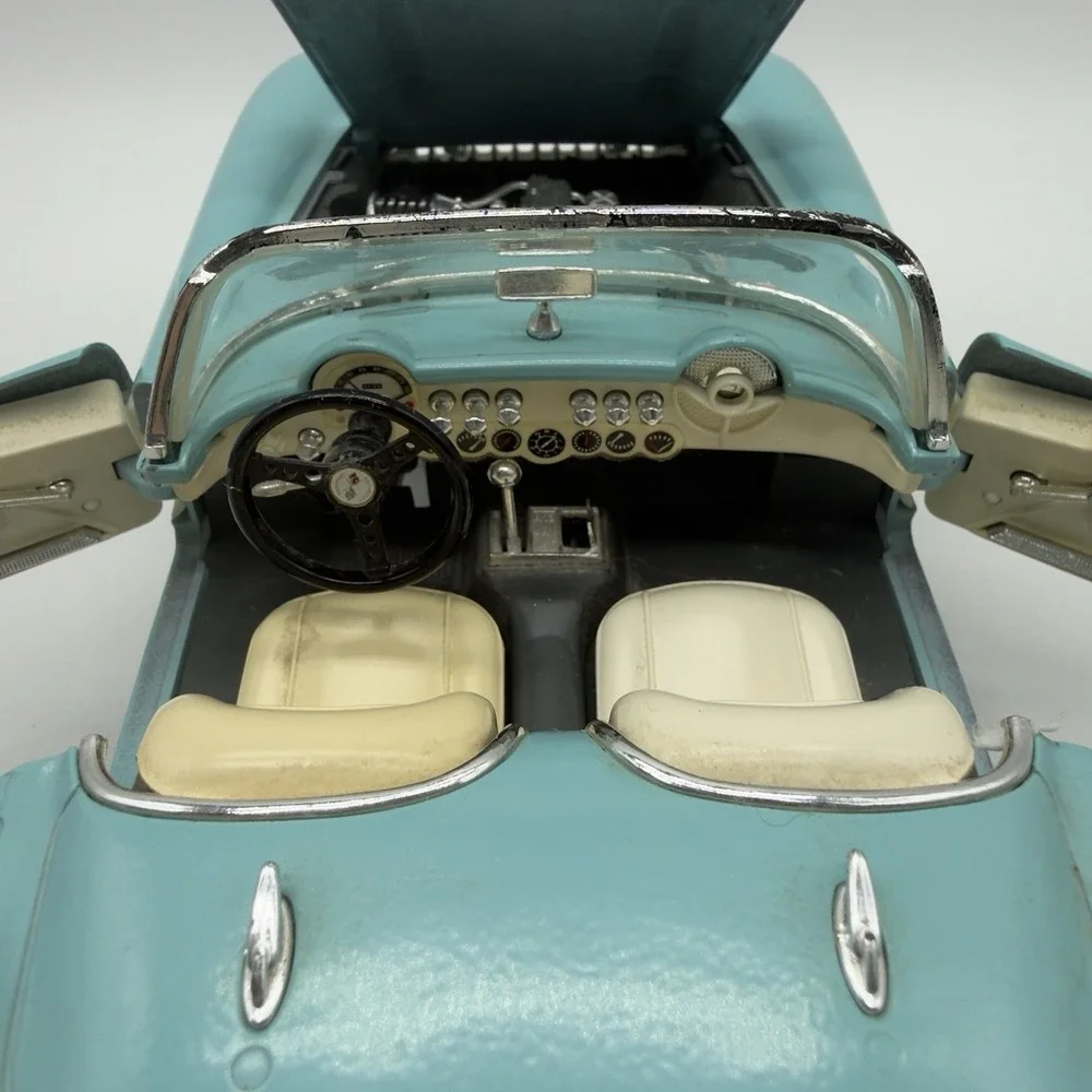 Model‎ 1957 Chevrolet Corvette Convertible Bburago 1:18 Diecast Burago Lt. Blue